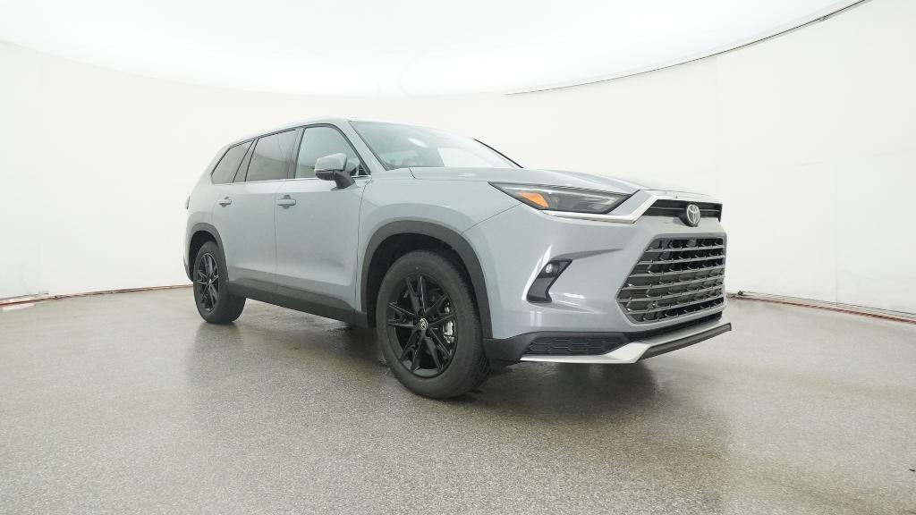 2026 Toyota Highlander Hybrid Platinum photo 2
