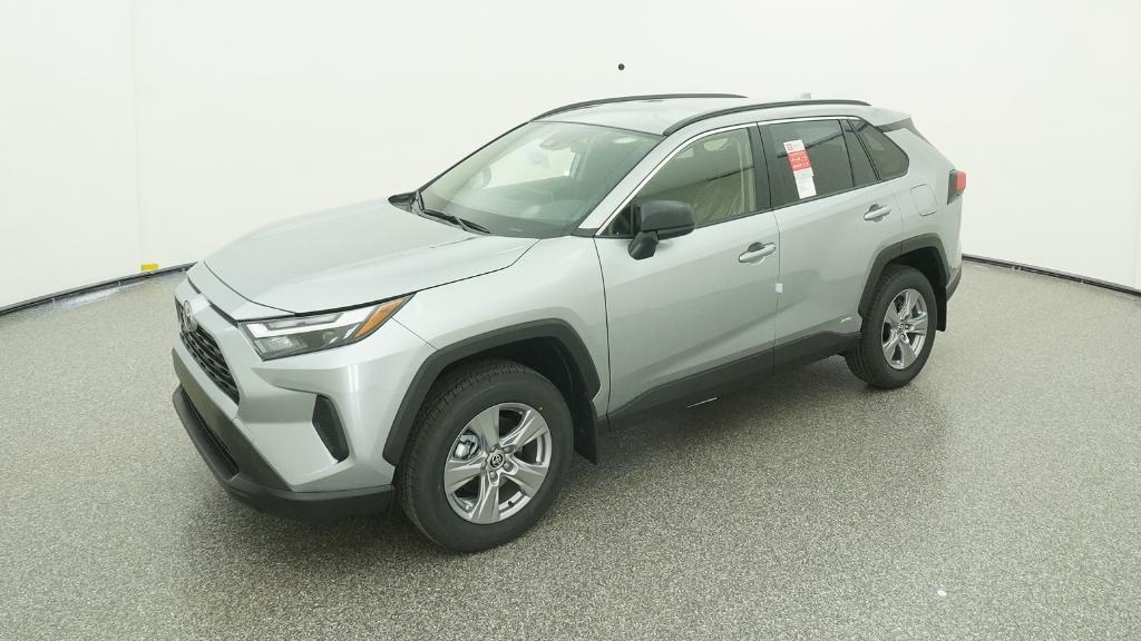 2025 Toyota RAV4 LE's photo