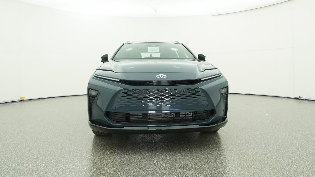 2025 Toyota Crown Signia XLE photo 4