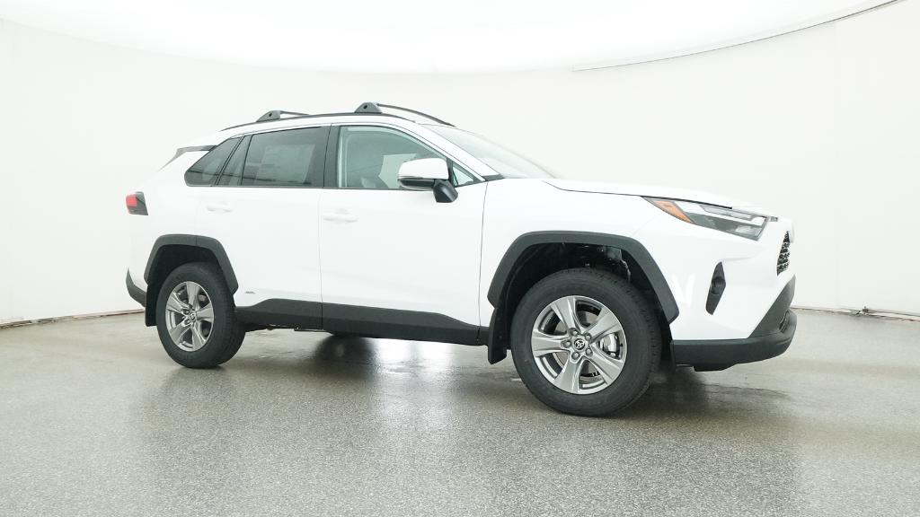 2025 Toyota RAV4 Hybrid XLE photo 4