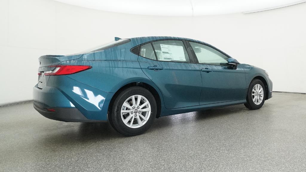 2026 Toyota Camry LE photo 4
