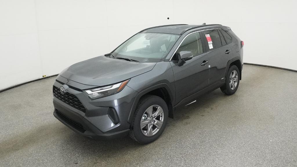 2025 Toyota RAV4 XLE's photo