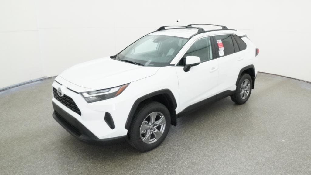 2025 Toyota RAV4 XLE's photo