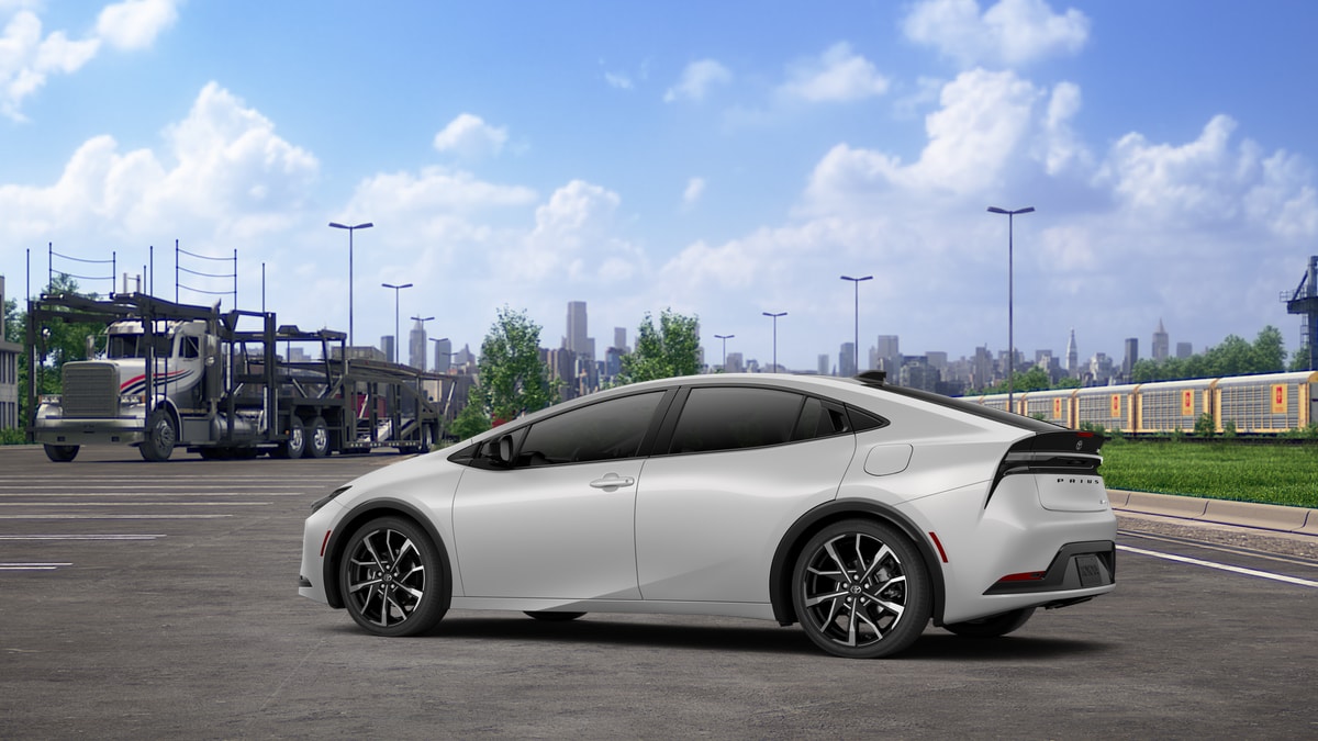 2027 Toyota Prius Plug-in Hybrid XSE Premium - Photo 5