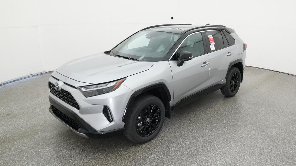 2025 Toyota RAV4 XSE's photo