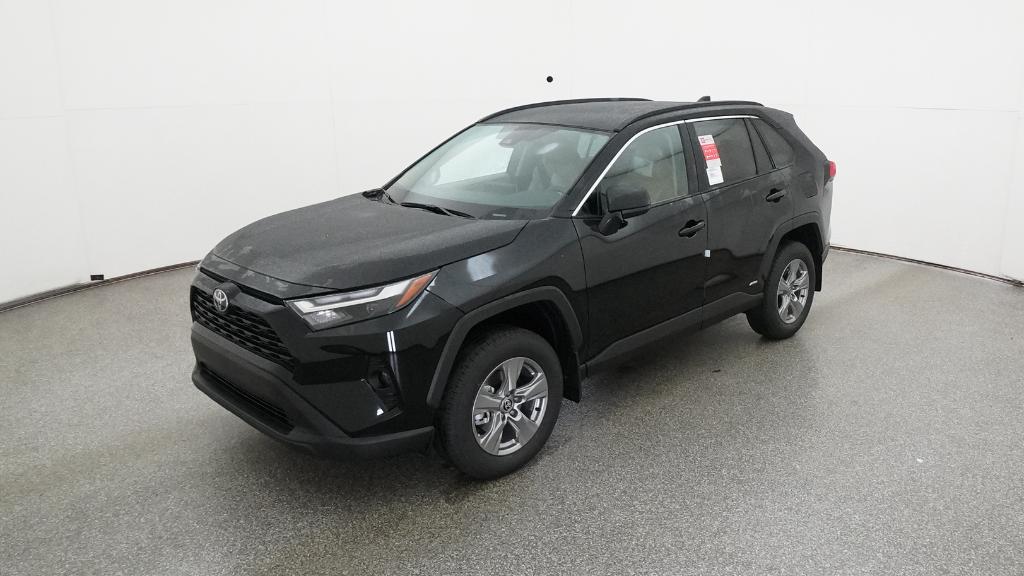 2025 Toyota RAV4 LE's photo