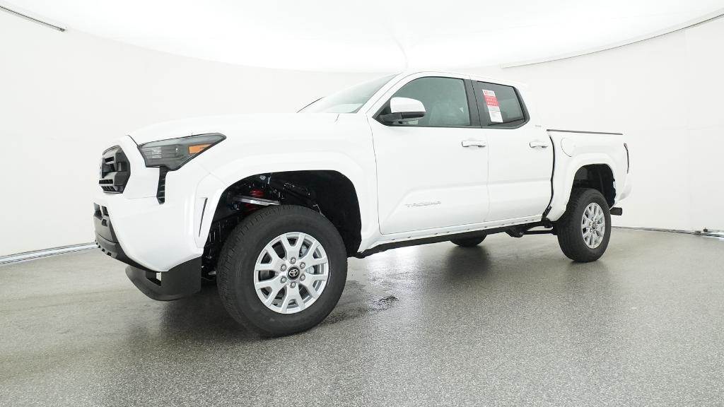 2025 Toyota Tacoma SR5 - Photo 13