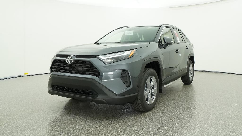 2025 Toyota RAV4 Hybrid XLE photo 4