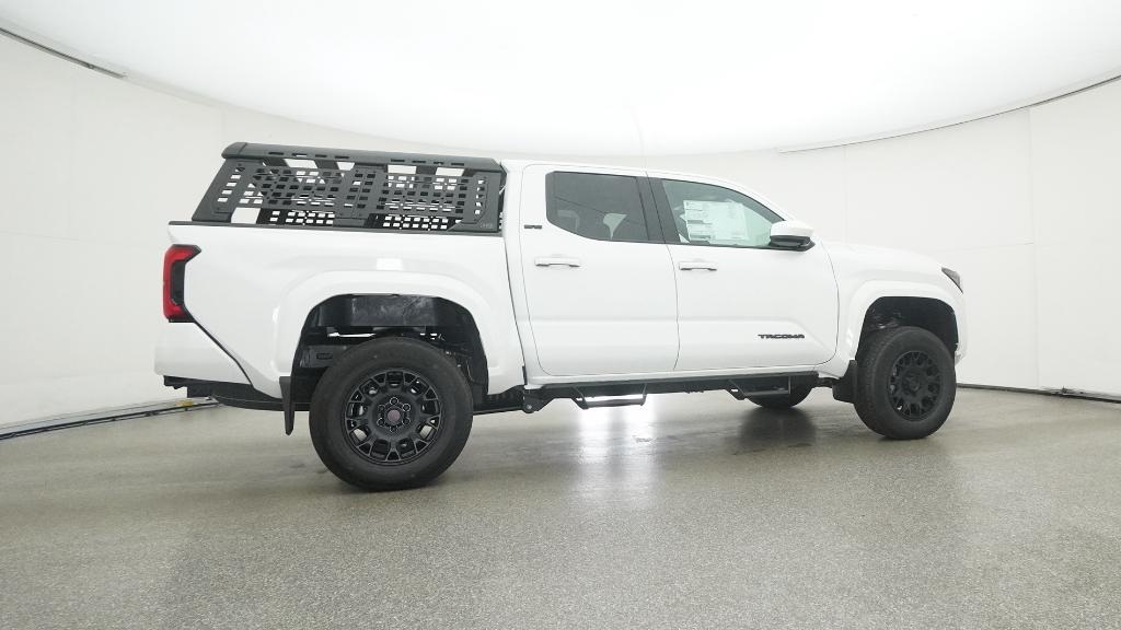 2025 Toyota Tacoma SR5 - Photo 13