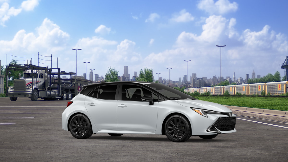2027 Toyota Corolla Hatchback XSE - Photo 13