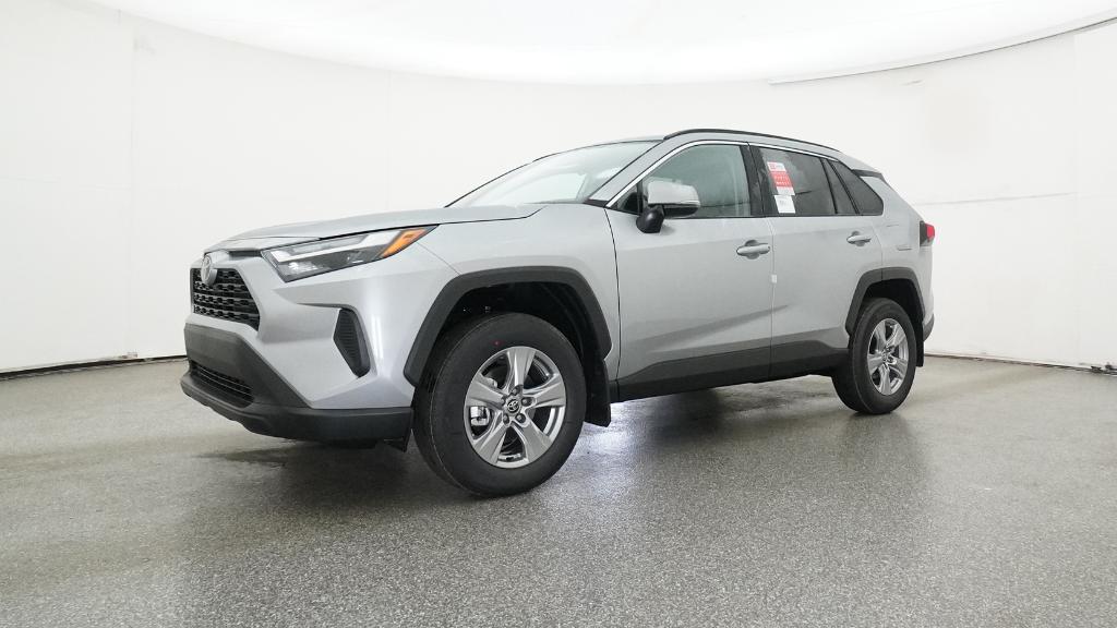 2025 Toyota RAV4 XLE photo 2