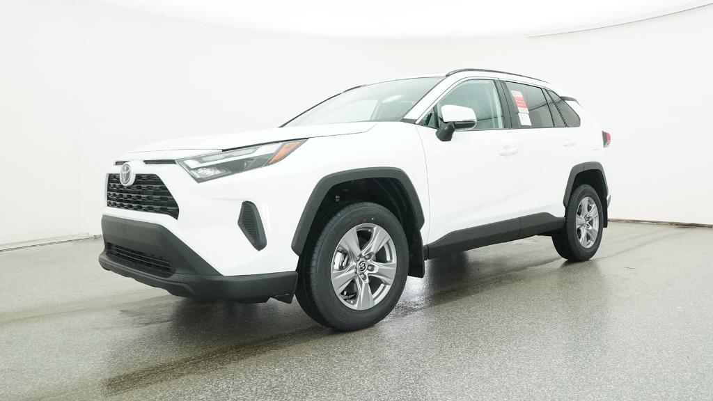2025 Toyota RAV4 XLE photo 3