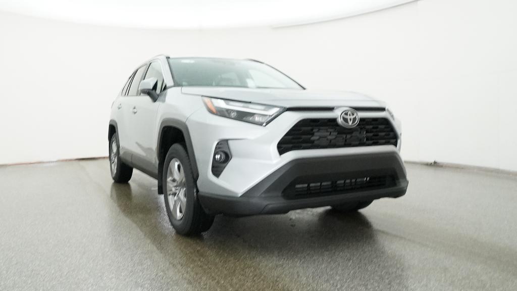 2025 Toyota RAV4 Hybrid XLE photo 2