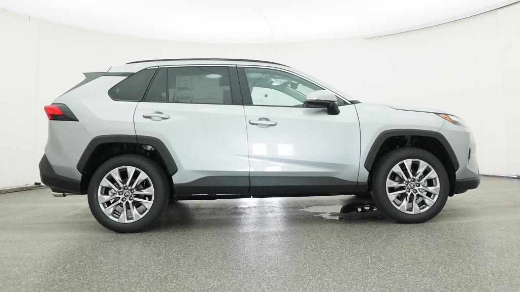 2025 Toyota RAV4 XLE Premium photo 4