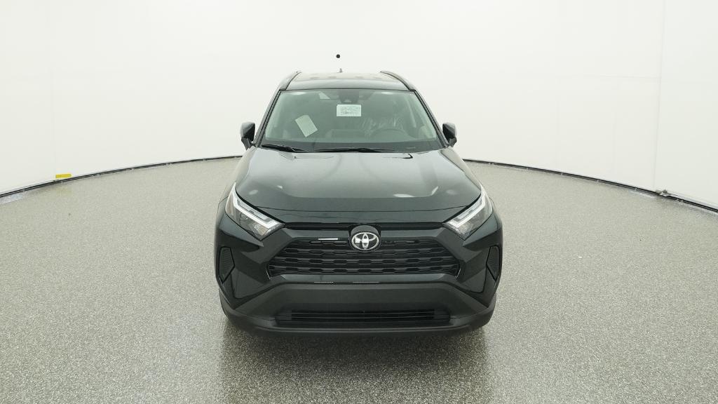 2025 Toyota RAV4 Hybrid XLE photo 4