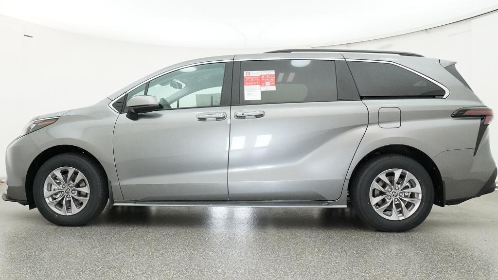 New 2026 Toyota Sienna LE 8 PASSENGER