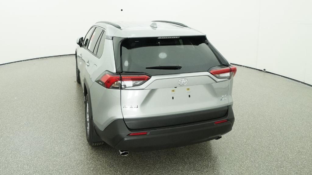 2025 Toyota RAV4 Hybrid XLE photo 2