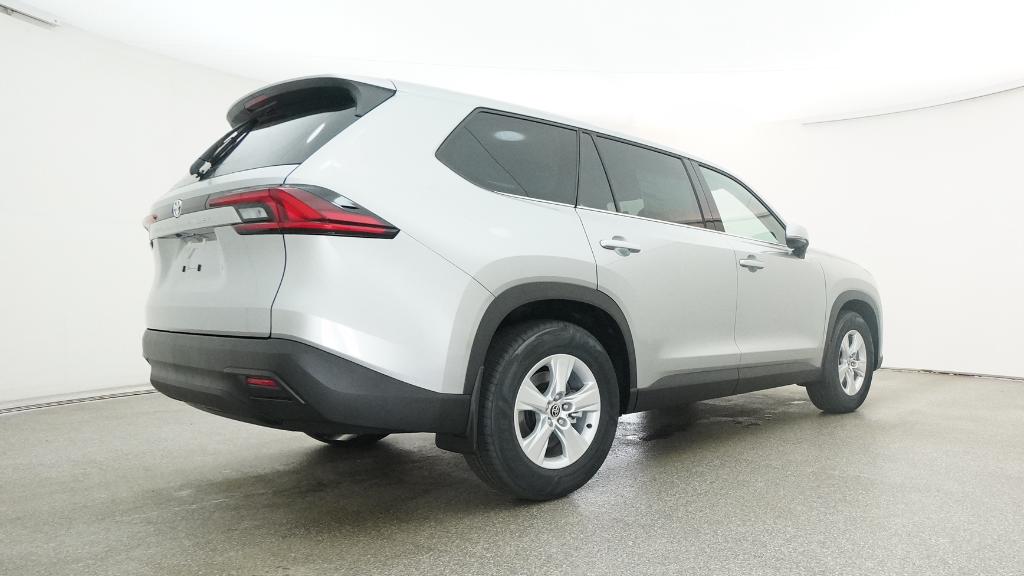 2026 Toyota Grand Highlander LE photo 2