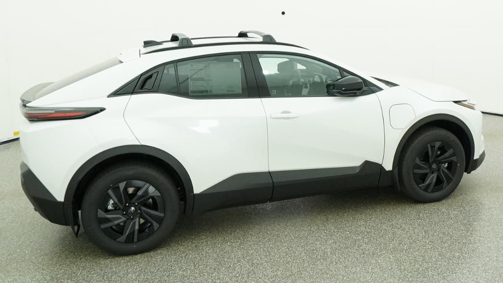 2026 Toyota C-HR SE - Photo 42