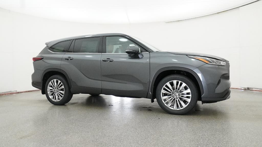 2025 Toyota Highlander Platinum photo 2