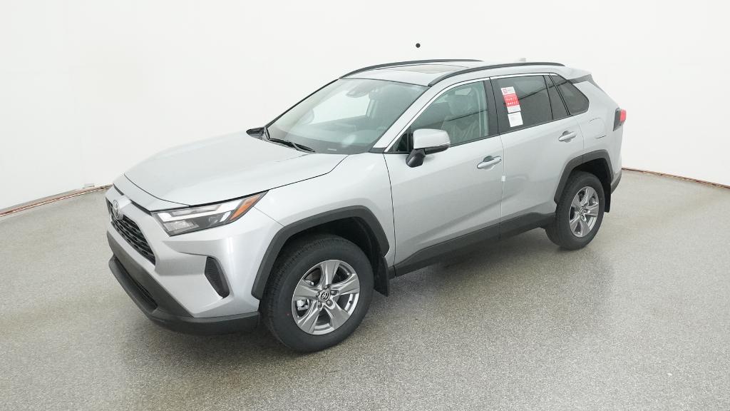2025 Toyota RAV4 XLE's photo