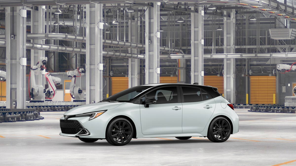 2026 Toyota Corolla XSE photo 2