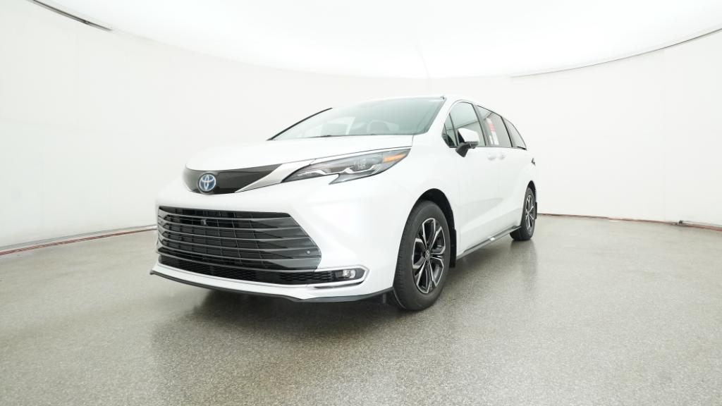 2025 Toyota Sienna Platinum photo 2
