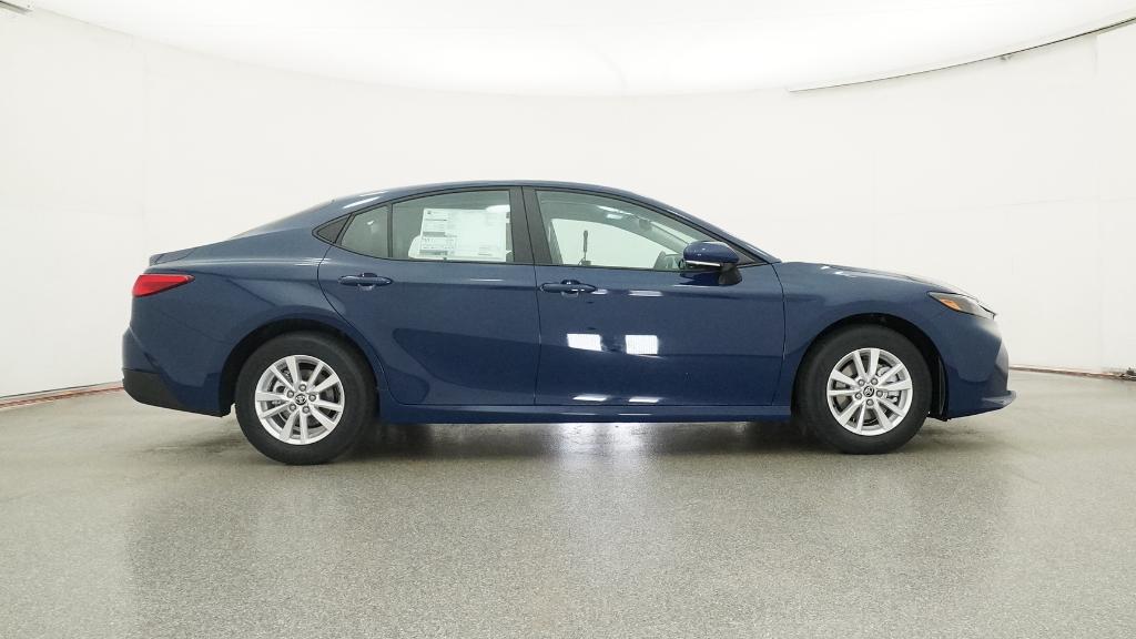2026 Toyota Camry LE photo 3