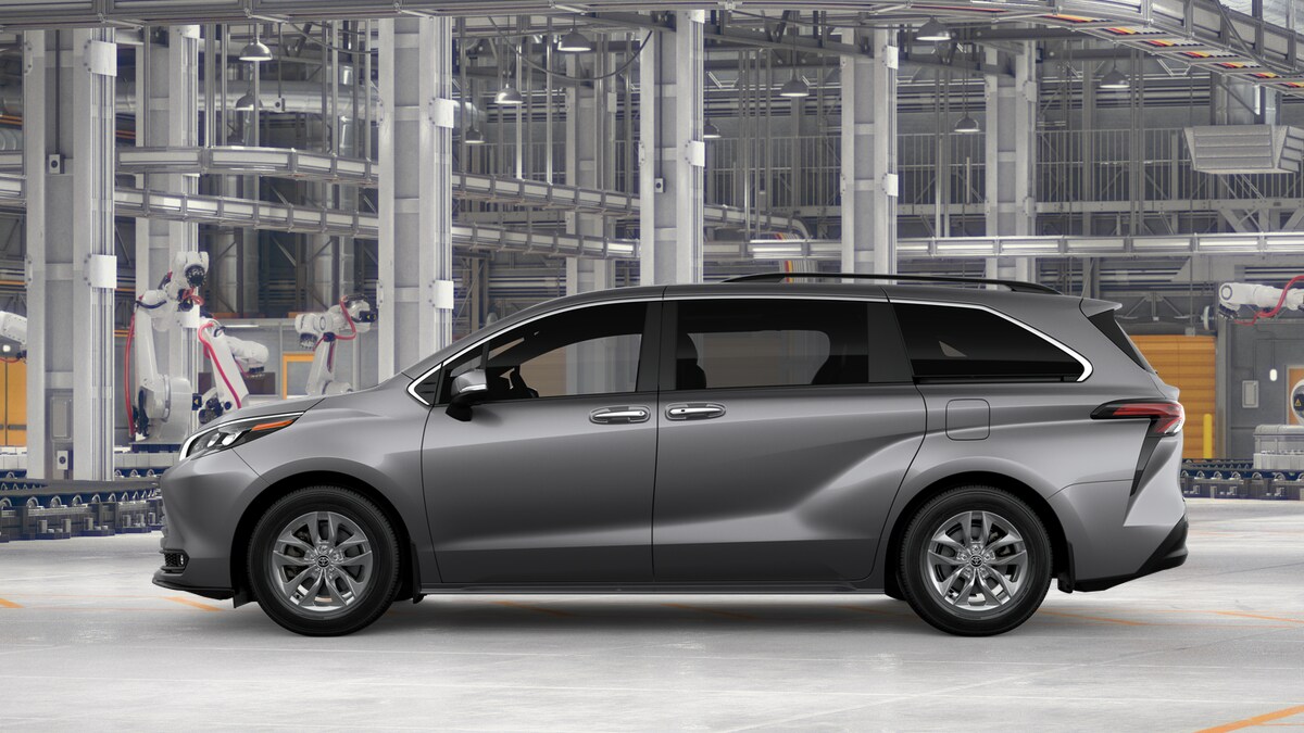 2026 Toyota Sienna XLE photo 4