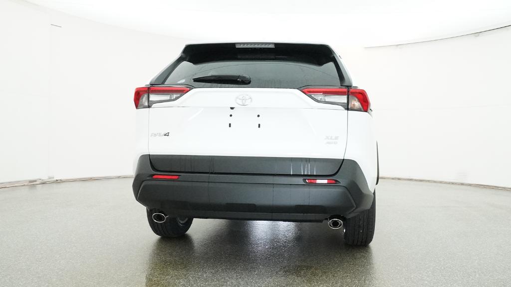 2025 Toyota RAV4 XLE photo 2