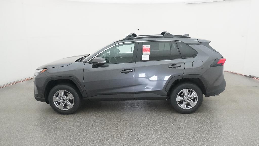 2025 Toyota RAV4 XLE photo 3