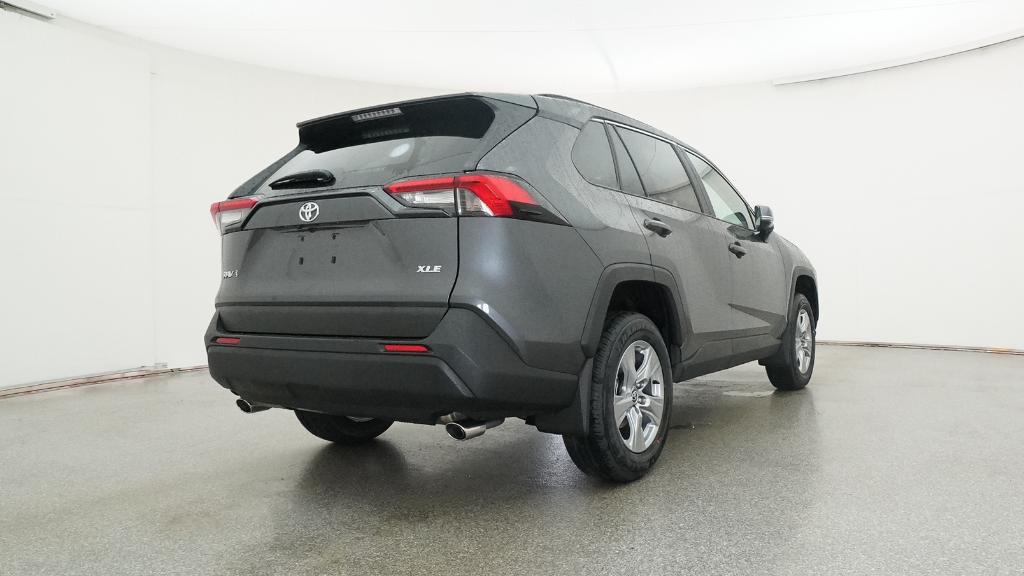 2025 Toyota RAV4 XLE photo 2