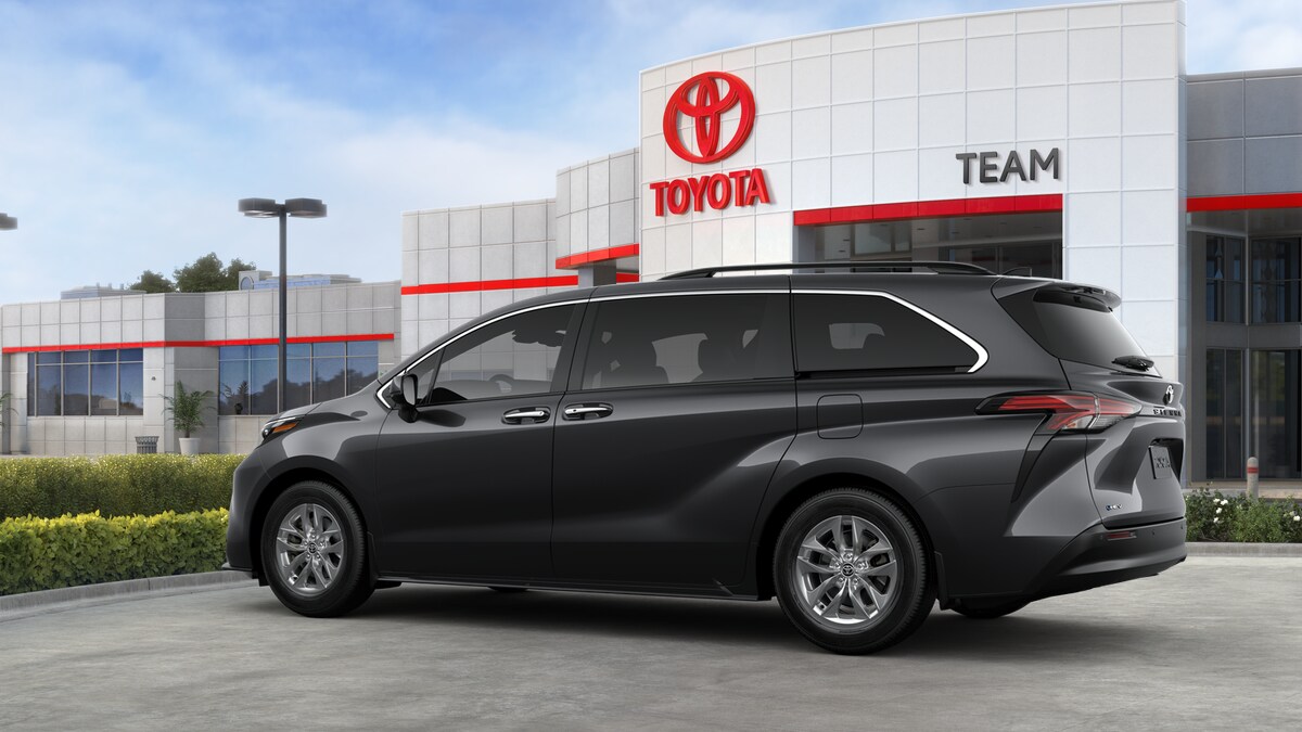 2025 Toyota Sienna XLE - Photo 40