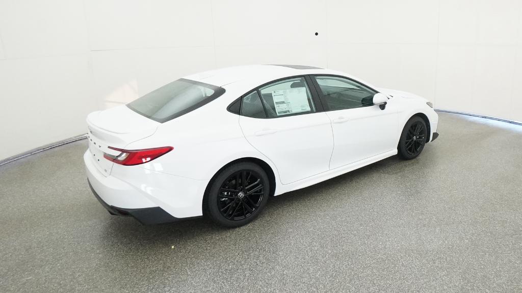 2026 Toyota Camry SE photo 7