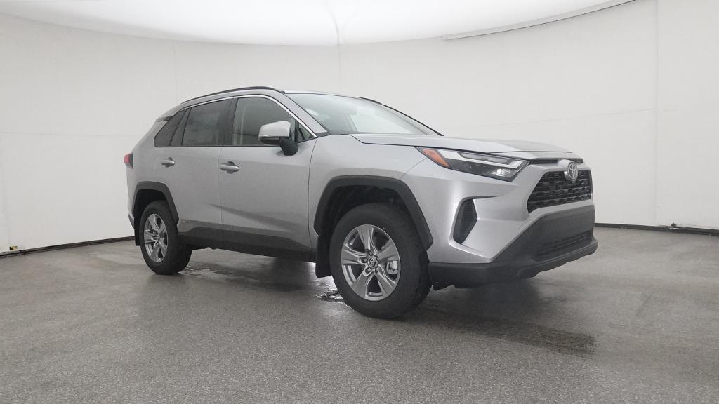 2025 Toyota RAV4 Hybrid LE photo 3