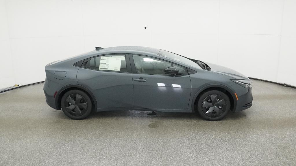 2026 Toyota Prius Plug-in Hybrid SE - Photo 10