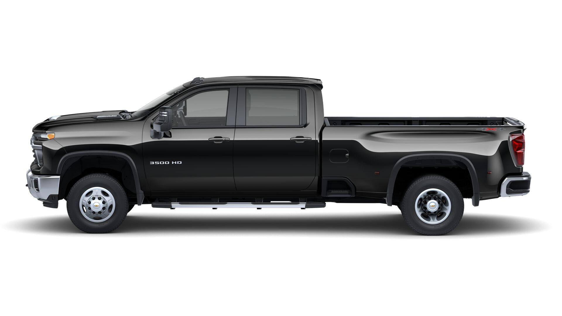 2025 Chevrolet Silverado LT photo 4