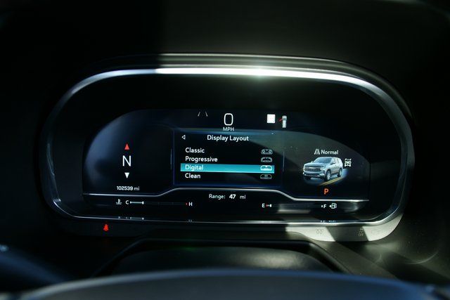 2022 Chevrolet Suburban RST - Photo 20