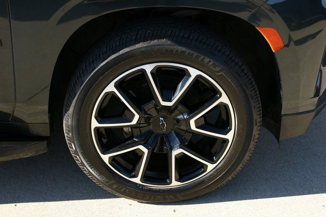 2022 Chevrolet Suburban RST - Photo 9