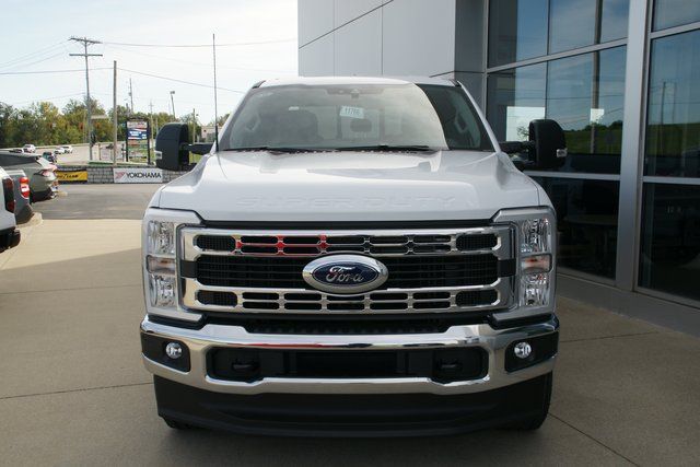 2026 Ford F-350 Super Duty XLT - Photo 6
