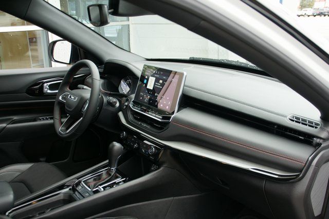 2025 Jeep Compass Trailhawk - Photo 36