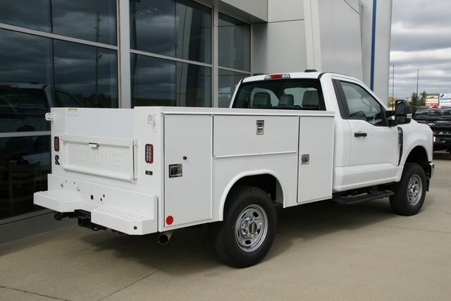2026 Ford F-250 photo 2