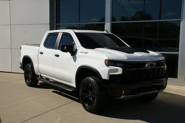 2023 Chevrolet Silverado 1500 ZR2 photo 2