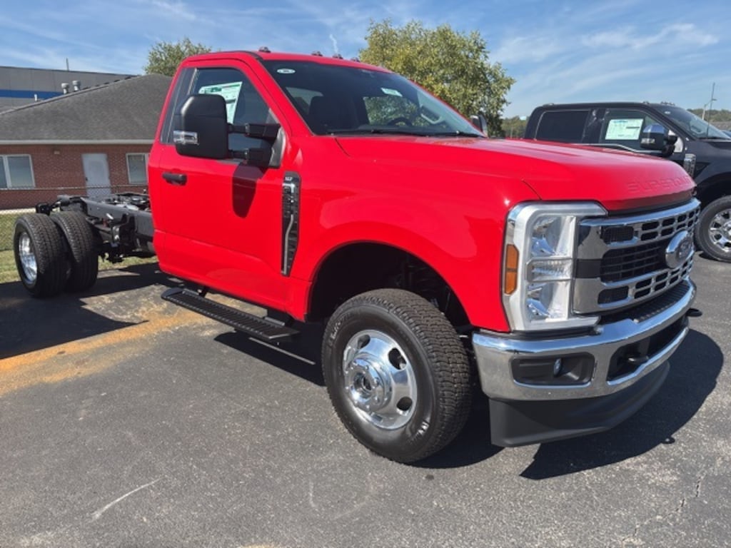 New 2026 Ford F-350SD XLT Chassis