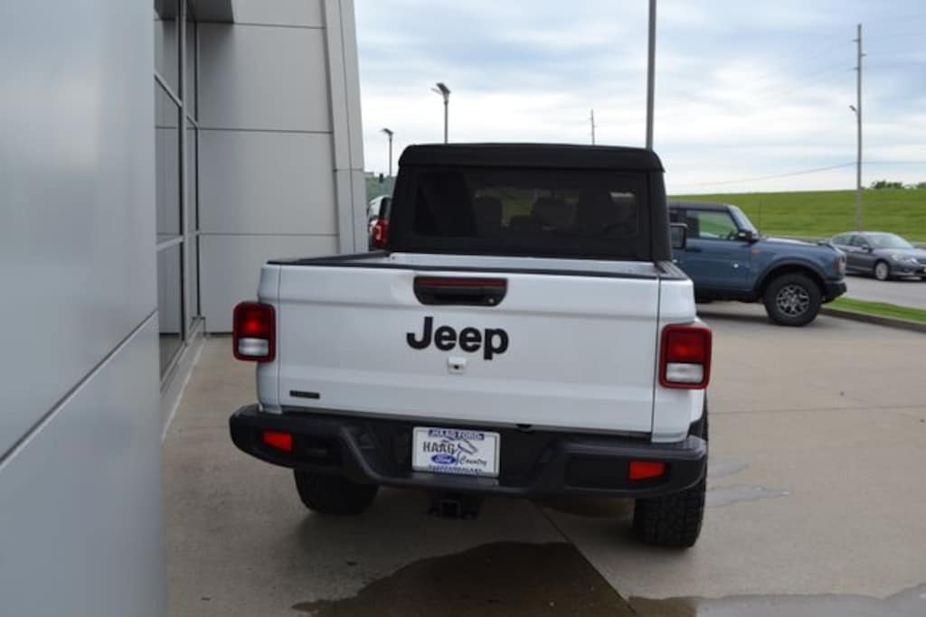 Used 2022 Jeep Gladiator Willys Truck