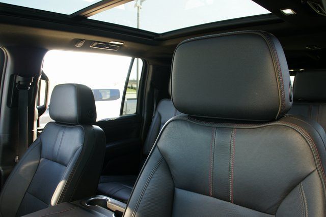 2022 Chevrolet Suburban RST - Photo 18