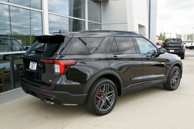 2026 Ford Explorer ST photo 2