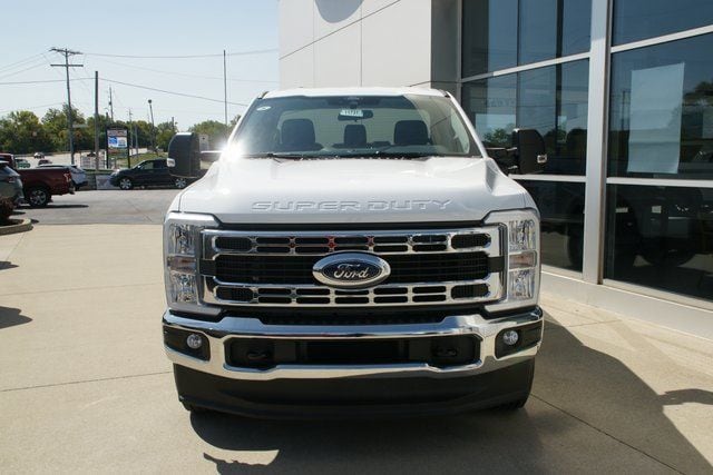 2026 Ford F-350 Super Duty XLT - Photo 6