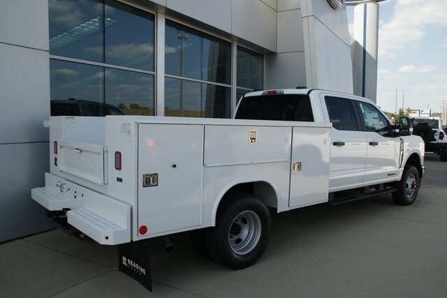 2026 Ford F-350 photo 3