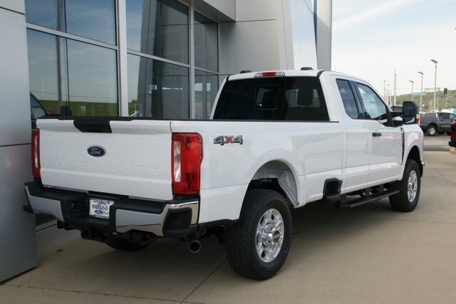 2026 Ford F-350 photo 3